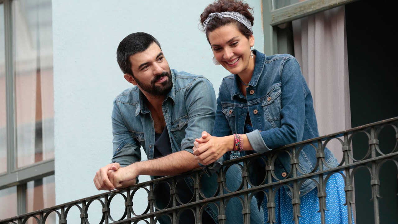 Bir Aşk İki Hayat 0