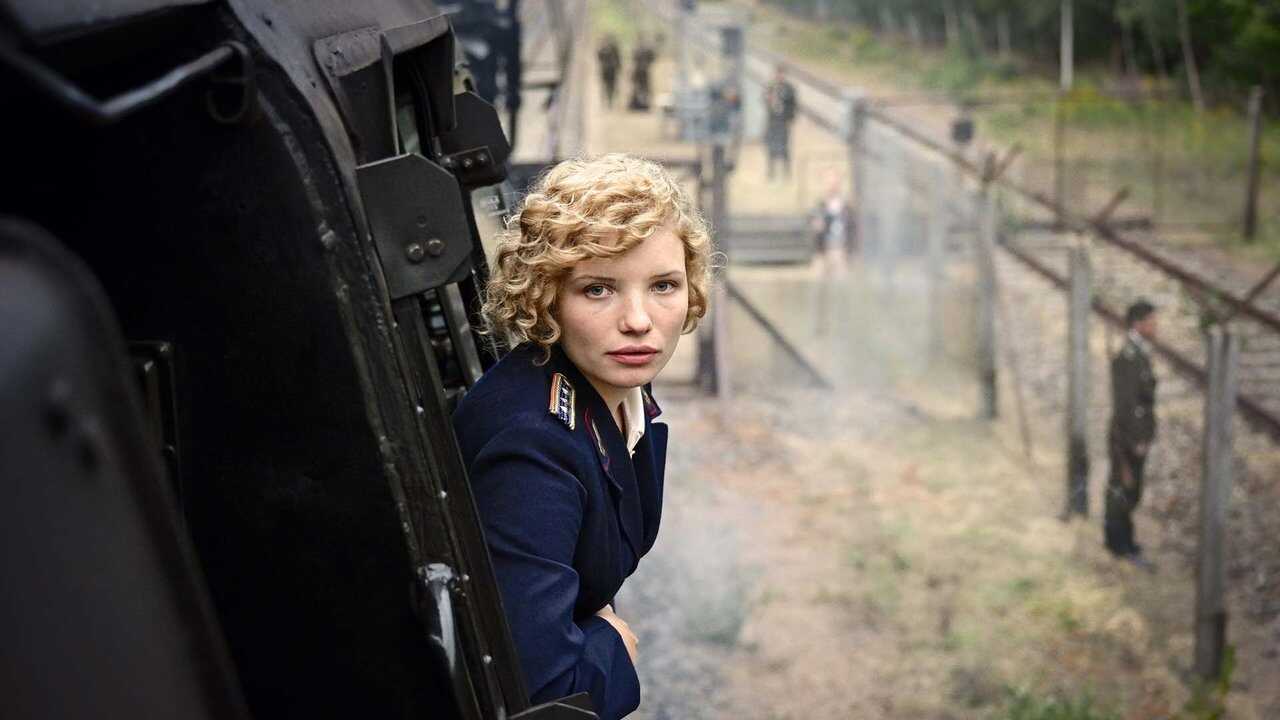 Trzy i pół godziny (2021) 0