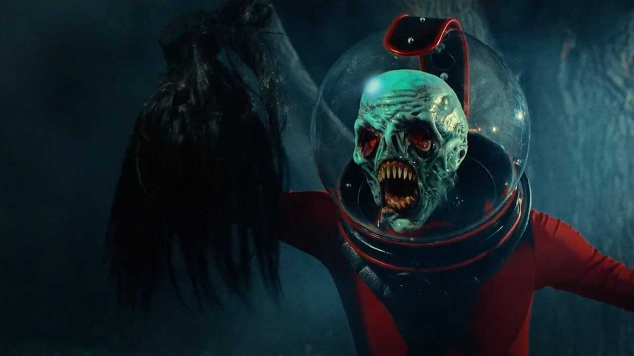 Explorer from Another World 0