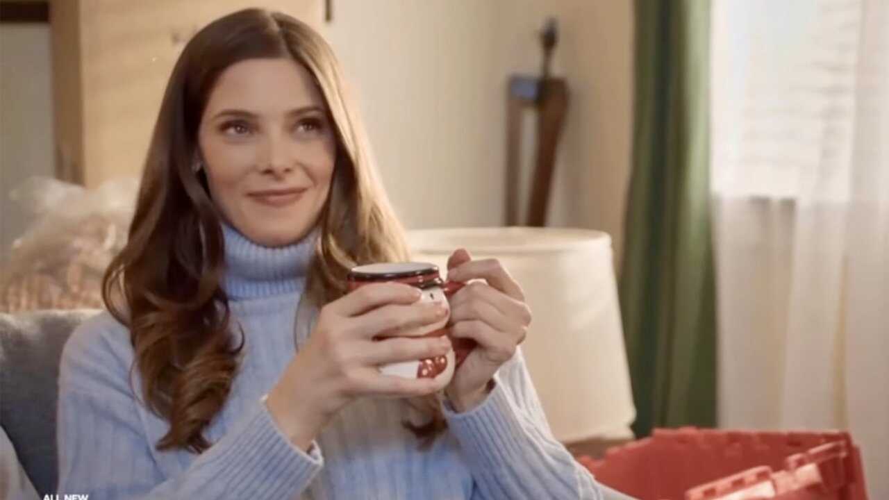 Deck the Walls (2024) 0