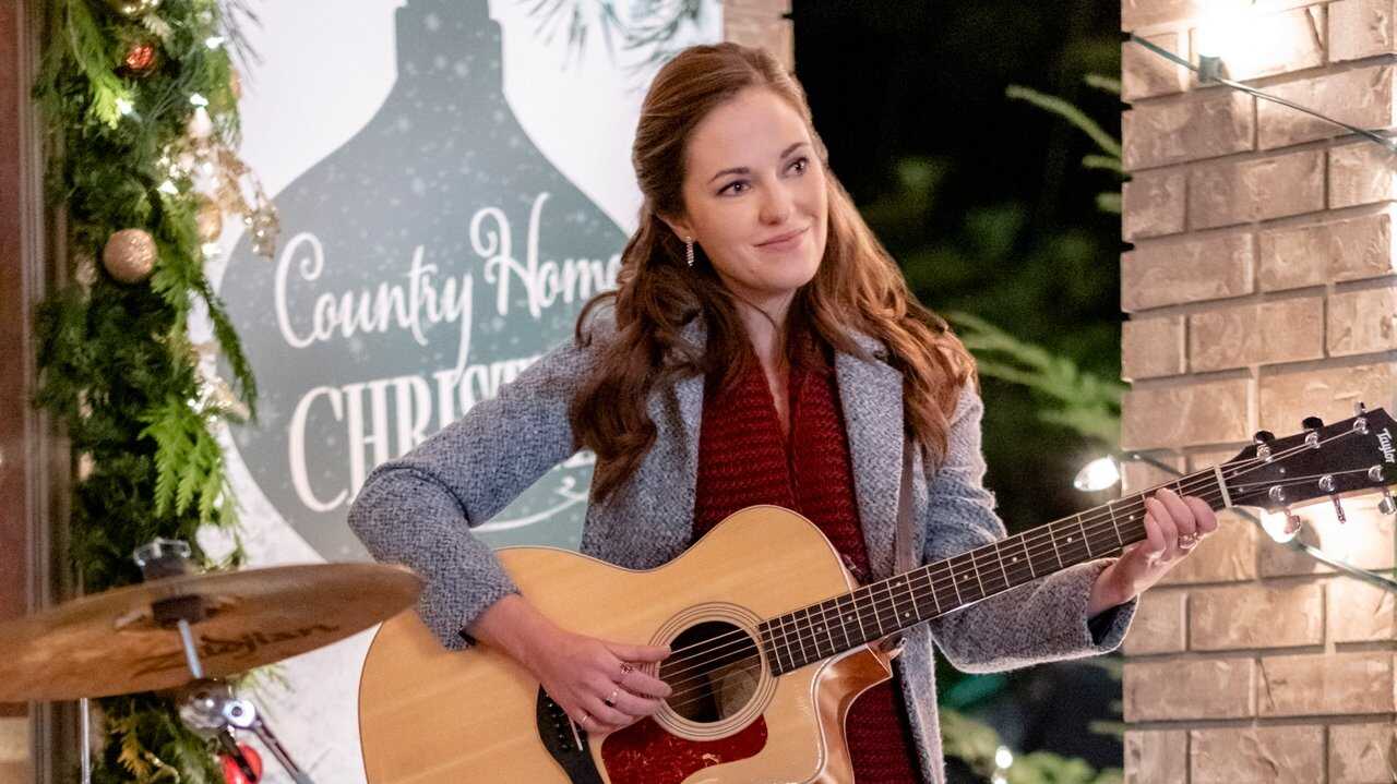 A Homecoming for the Holidays (2019) 0