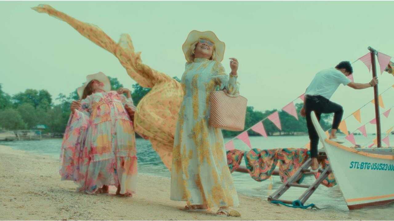 Becky and Badette (2023) 0