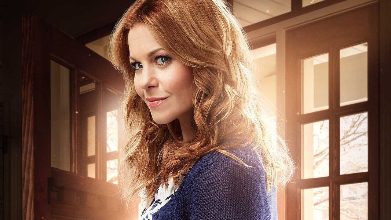 Three Bedrooms, One Corpse: An Aurora Teagarden Mystery (2016) 0