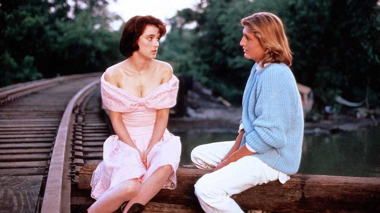 Welcome Home, Roxy Carmichael 0