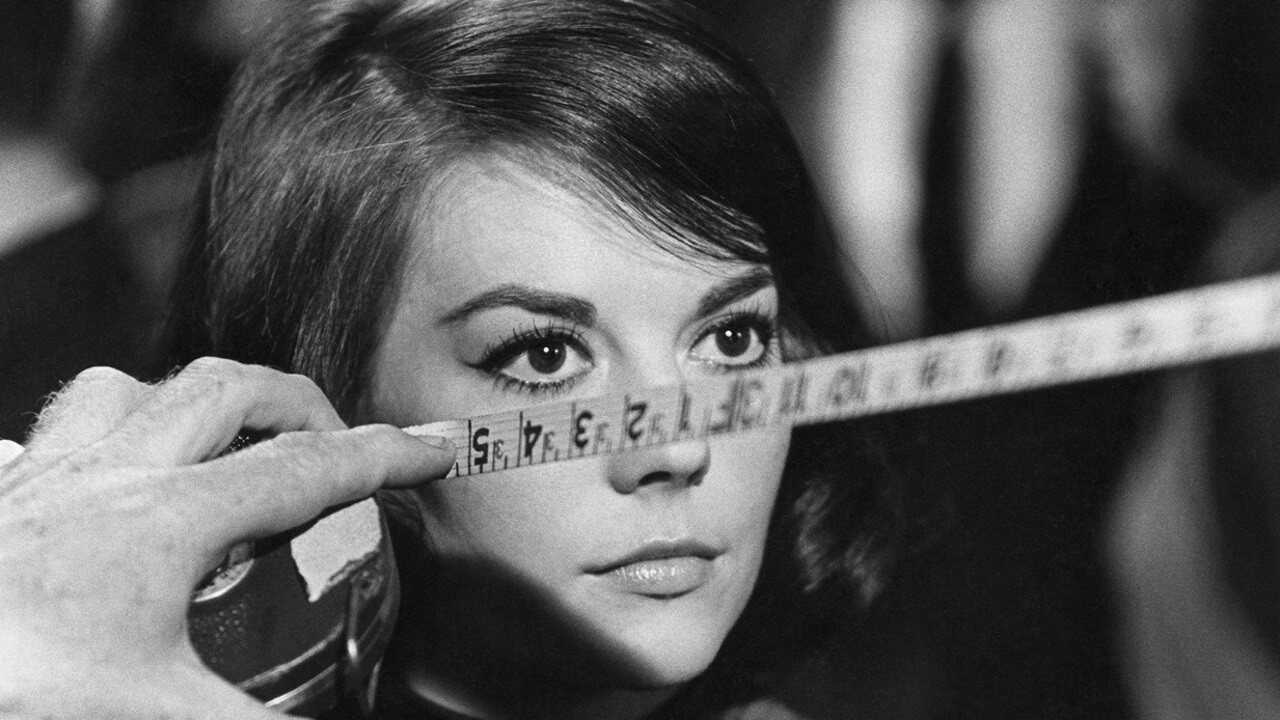 Love with the Proper Stranger 0