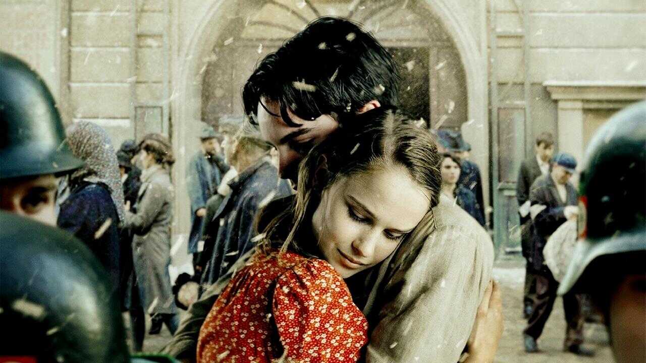 Love Gets a Room 0