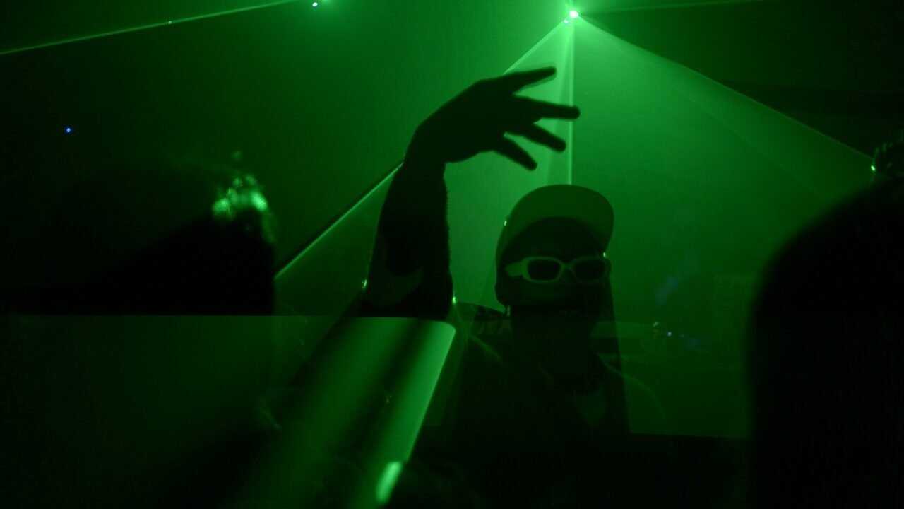 Rave 0
