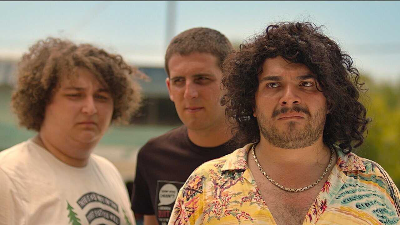 Tam Kafadan Karavana 0