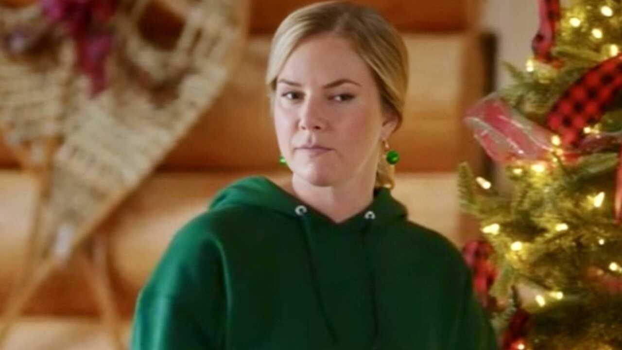 Unwrapping Christmas: Olivia's Reunion (2024) 0