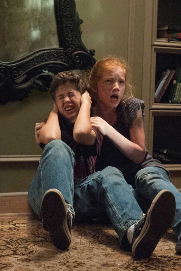 Oculus: el espejo del mal (2013) 0