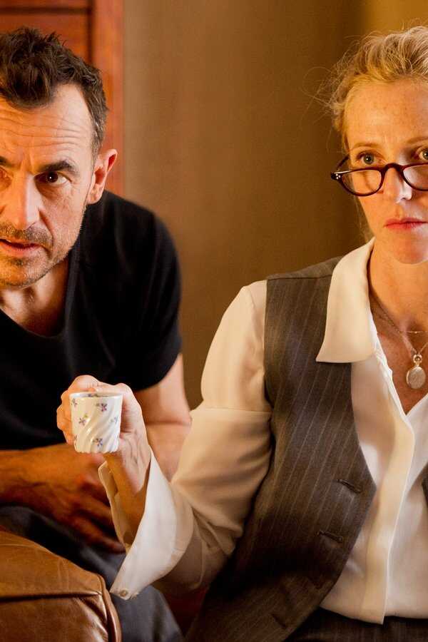 9 Mois Ferme (2013) 0