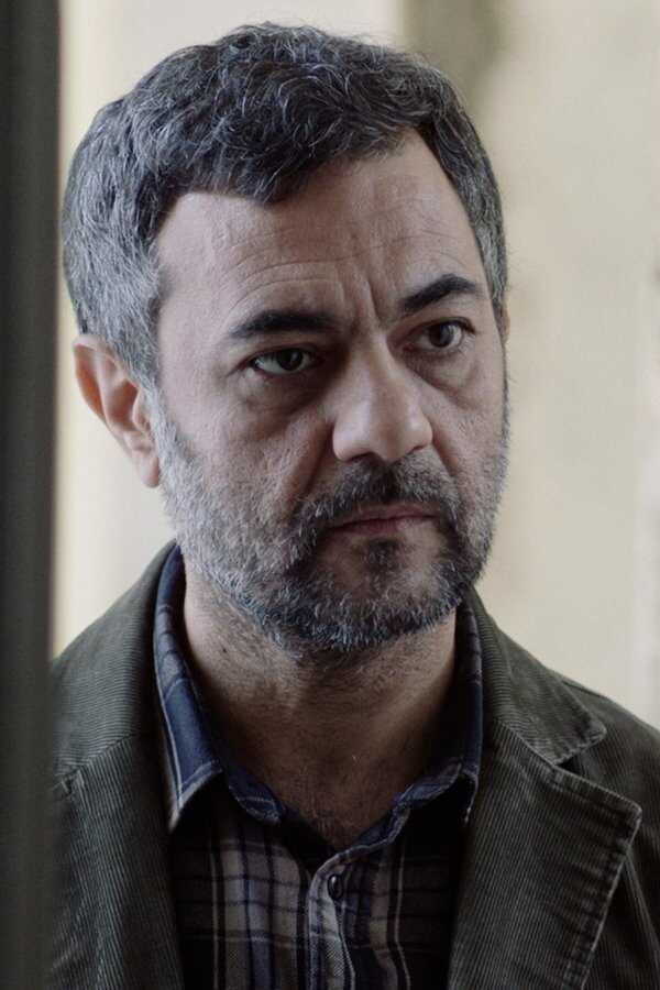 قصیده گاو سفید (2021) 0