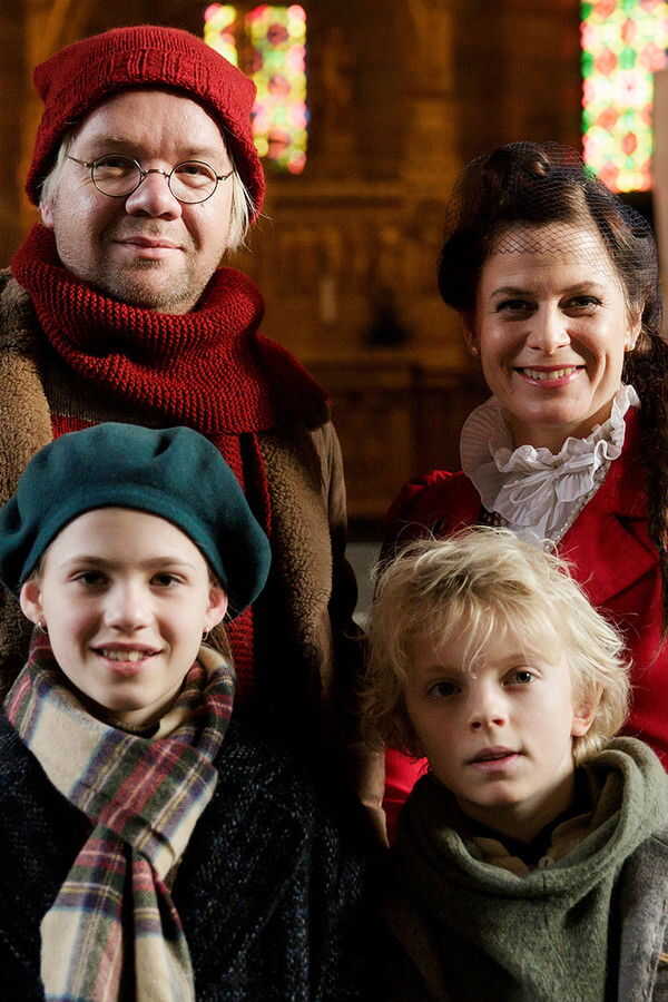 Emma og Julemanden - Jagten på Elverdronningens hjerte (2015) 0