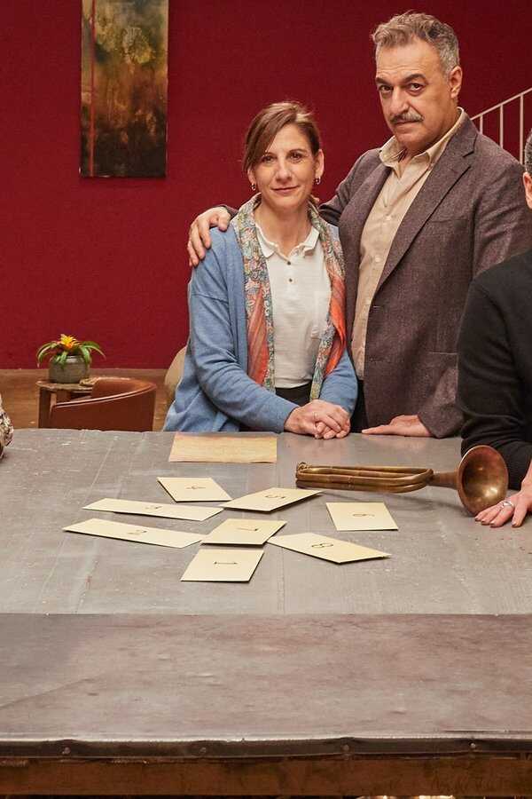 Bajo terapia (2023) 0