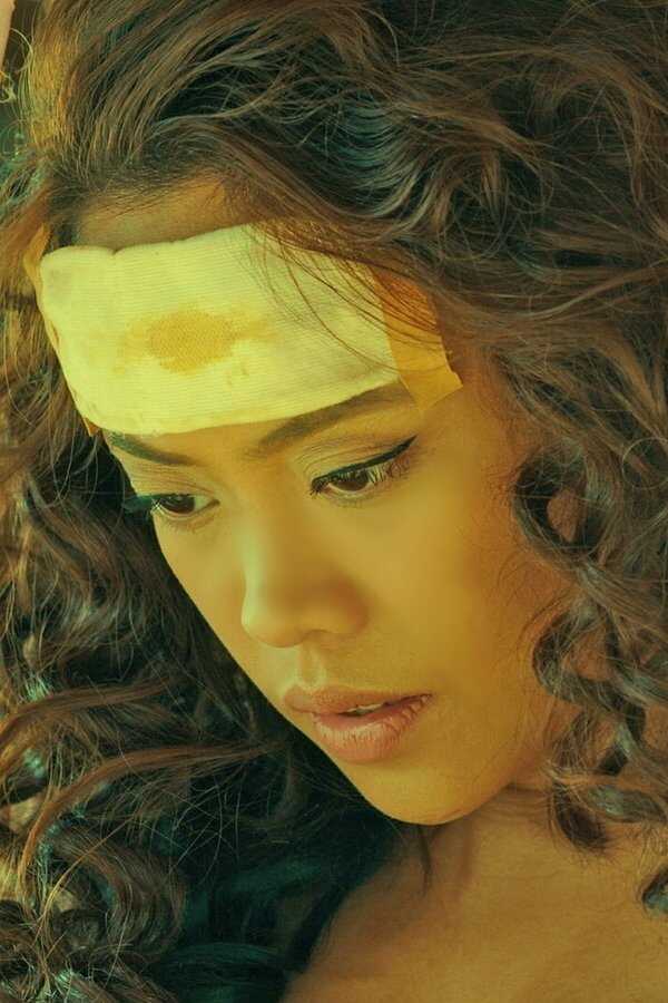 Ang Babaeng Walang Pakiramdam (2021) 0