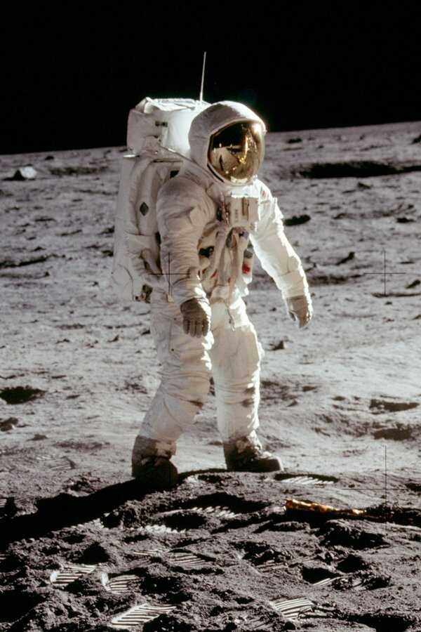 Apollo 11 (2019) 0