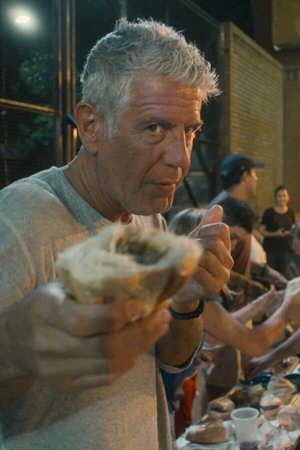 W drodze: Film o Anthonym Bourdainie (2021) 0