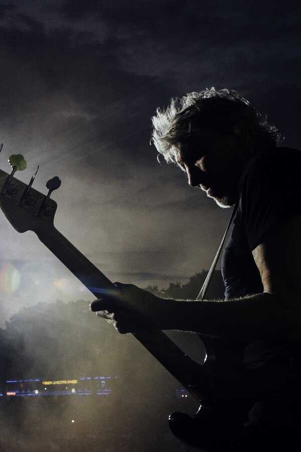 Roger Waters: Us + Them (2019) 0