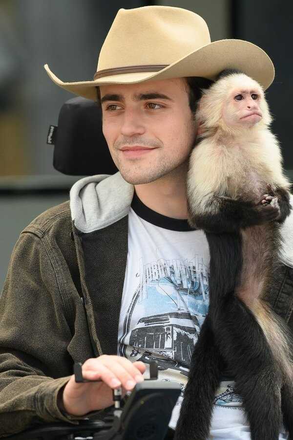 Gigi & Nate (2022) 0