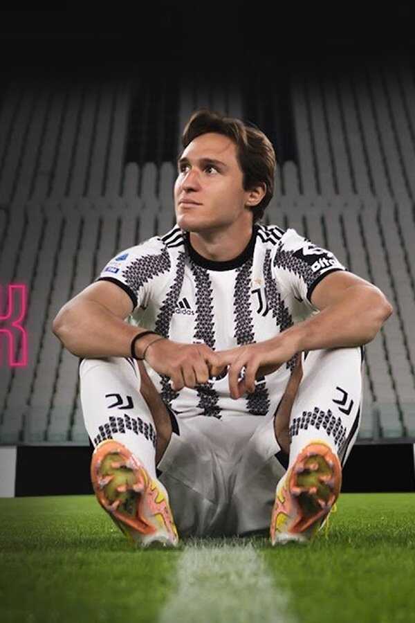 Federico Chiesa - Back on Track (2023) 0