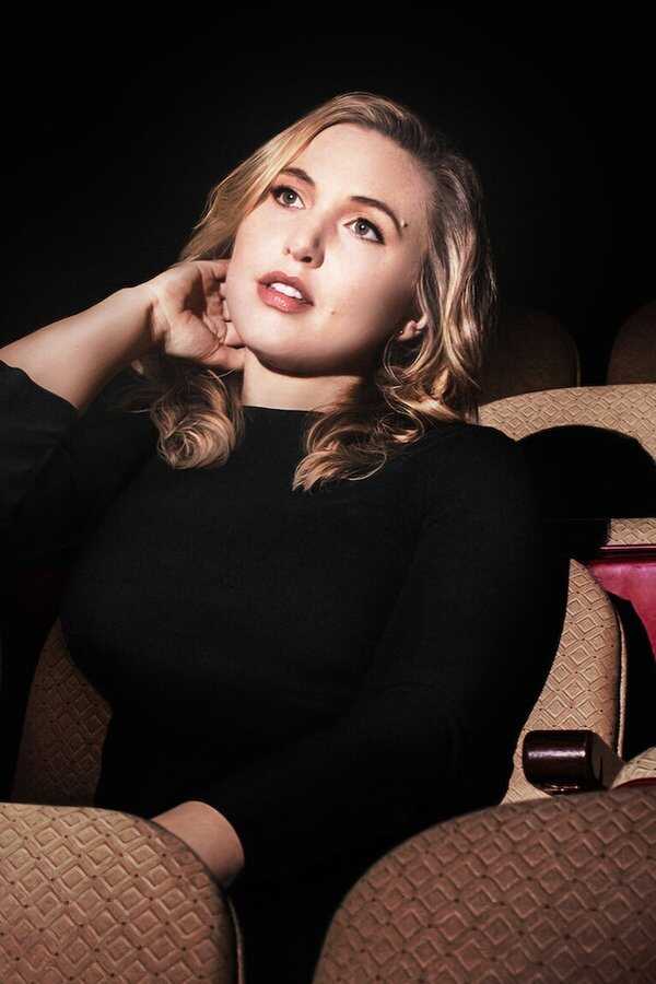 Taylor Tomlinson: Look at You (2022) 0