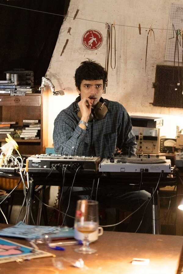 Les Magnétiques (2021) 0