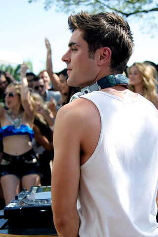 We Are Your Friends (2015) 0