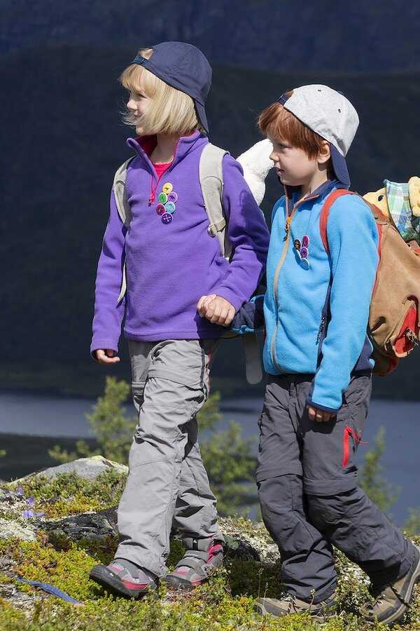 Casper & Emma gaan de bergen in (2017) 0