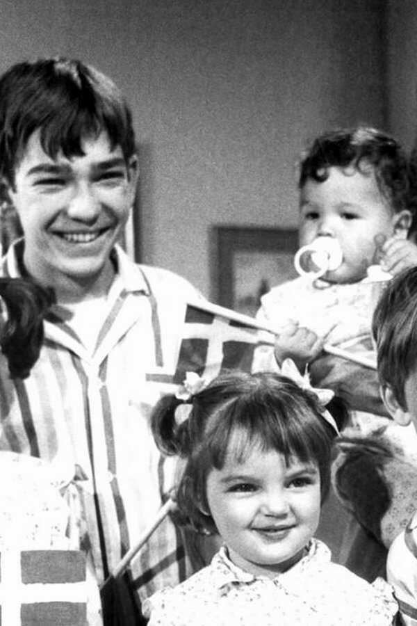 Six Kids and Their Uncle (1966) 0