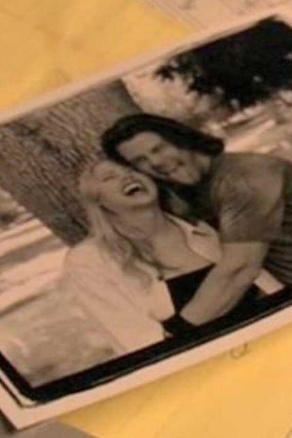 Jej mały sekret (2005) 0