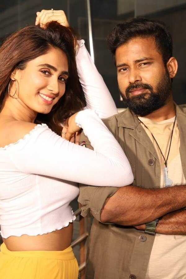 Naanum Single Thaan (2021) 0