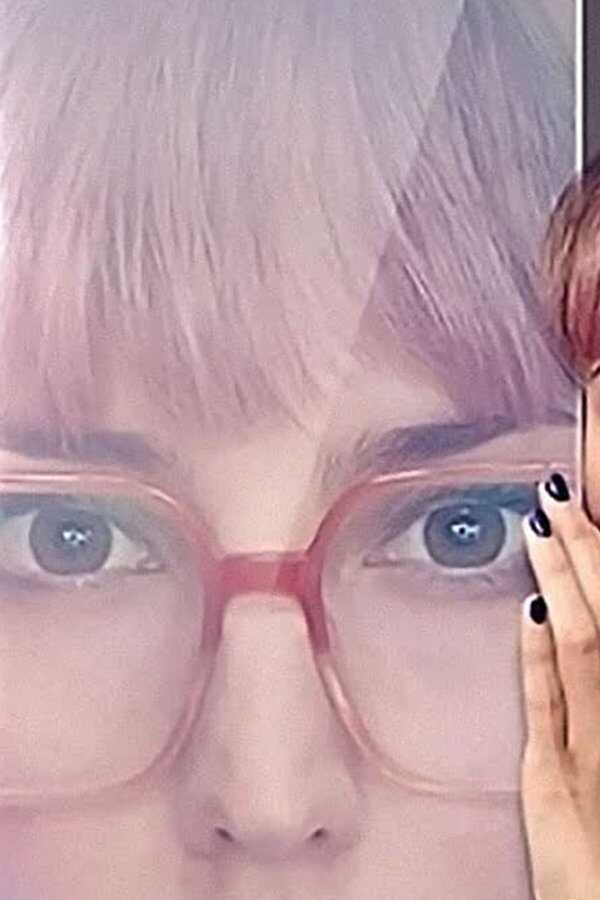 Mirror Mirror (2022) 0