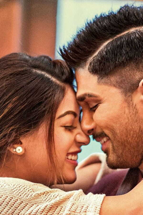 Naa Peru Surya - Naa Illu India (2018) 0