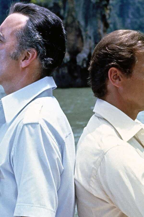 El hombre de la pistola de oro (1974) 0