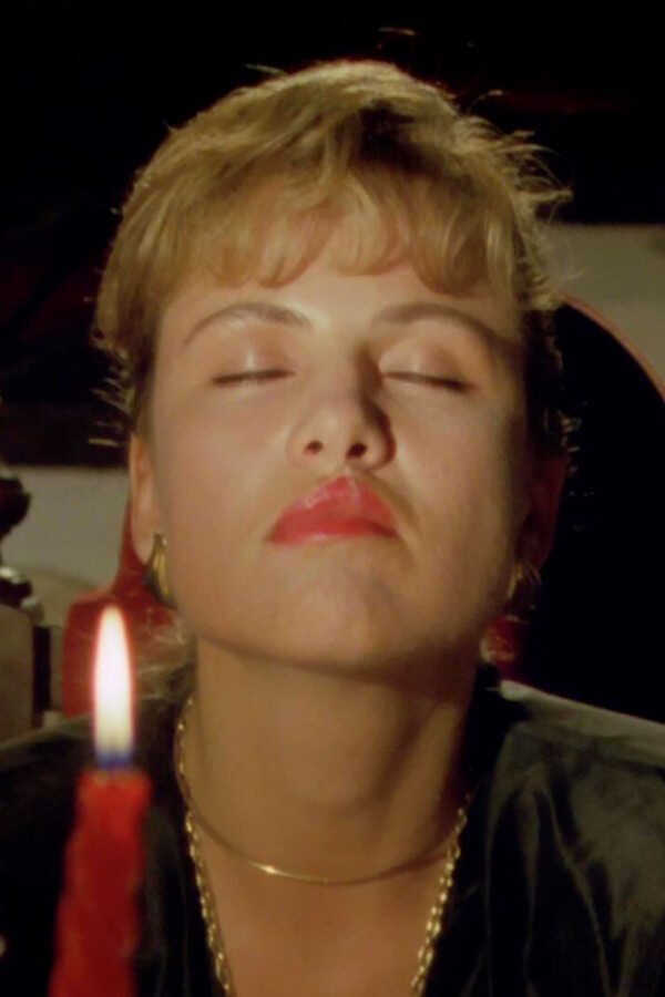 When Alice Broke the Mirror (1988) 0