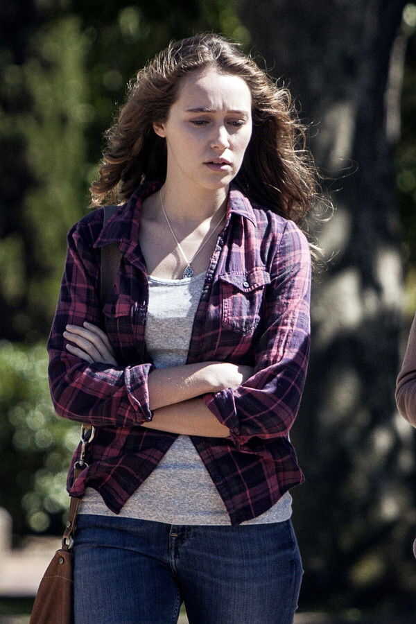 Friend Request (2016) 0